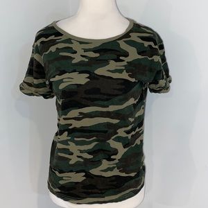 NWT camo t shirt